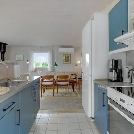 Tatil Evi Stunning In Idestrup With Wifi