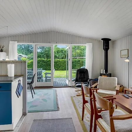 Stunning In Idestrup With Wifi * Bøtø By