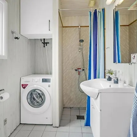 Stunning In Idestrup With Wifi Bøtø By