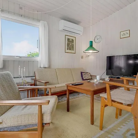 Tatil Evi Stunning In Idestrup With Wifi Bøtø By
