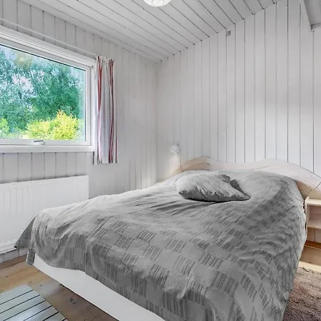 Stunning In Idestrup With Wifi *
