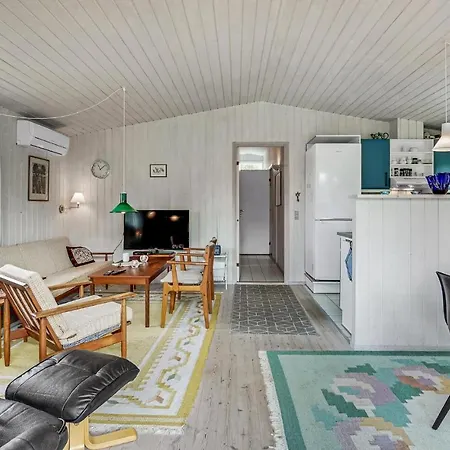 Stunning In Idestrup With Wifi Tatil Evi